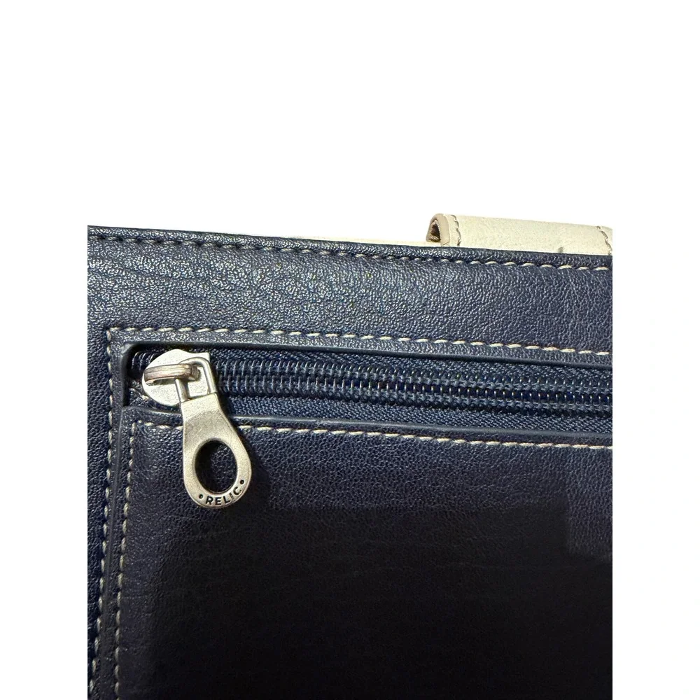 Relic Womens Navy Blue Bird Floral Applique Bifold Wallet‎ Snap Closure
